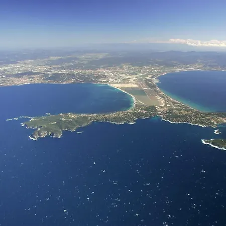 Apartman Flamant Rose - Climatise Avec Terrasse, A 150 M Hyères