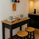 Flamant Rose - Climatise Avec Terrasse, A 150 M Appartement Hyères