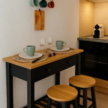 Flamant Rose - Climatise Avec Terrasse, A 150 M Apartment Hyères