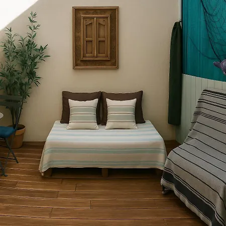 Flamant Rose - Climatise Avec Terrasse, A 150 M Apartment Hyères